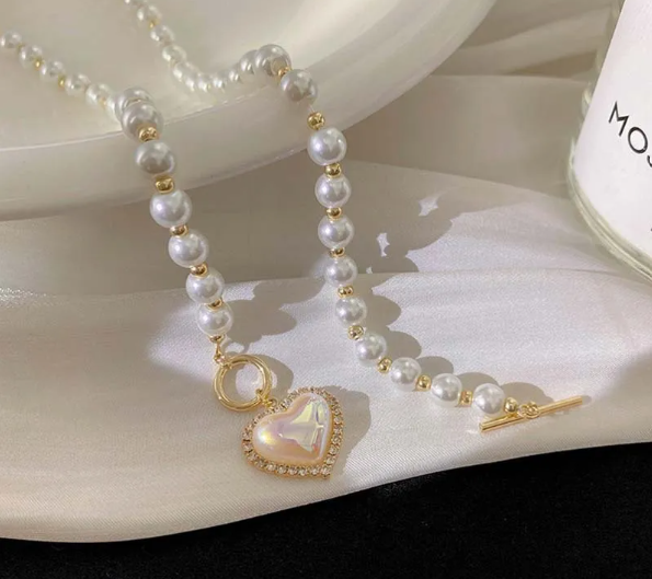 Collar Perla Natural con Colgante Corazón