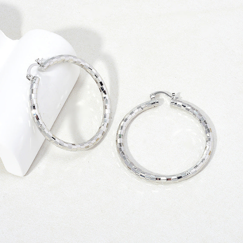 Ear Cuff Circular Minimalista Baño Oro 18K