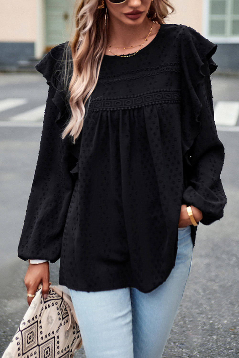Blusa Manga Larga Encaje y Volantes en Hombros