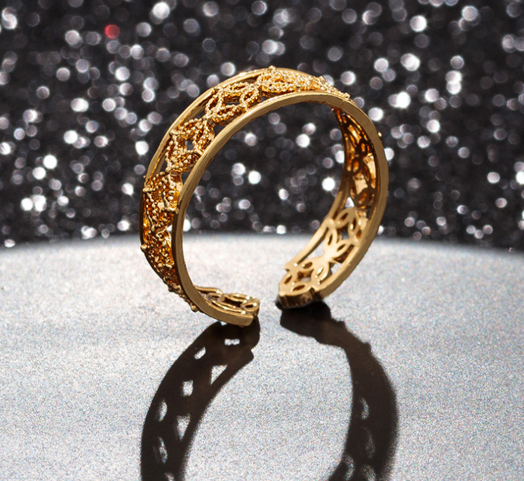 Anillo Dorado Minimalista Ajustable