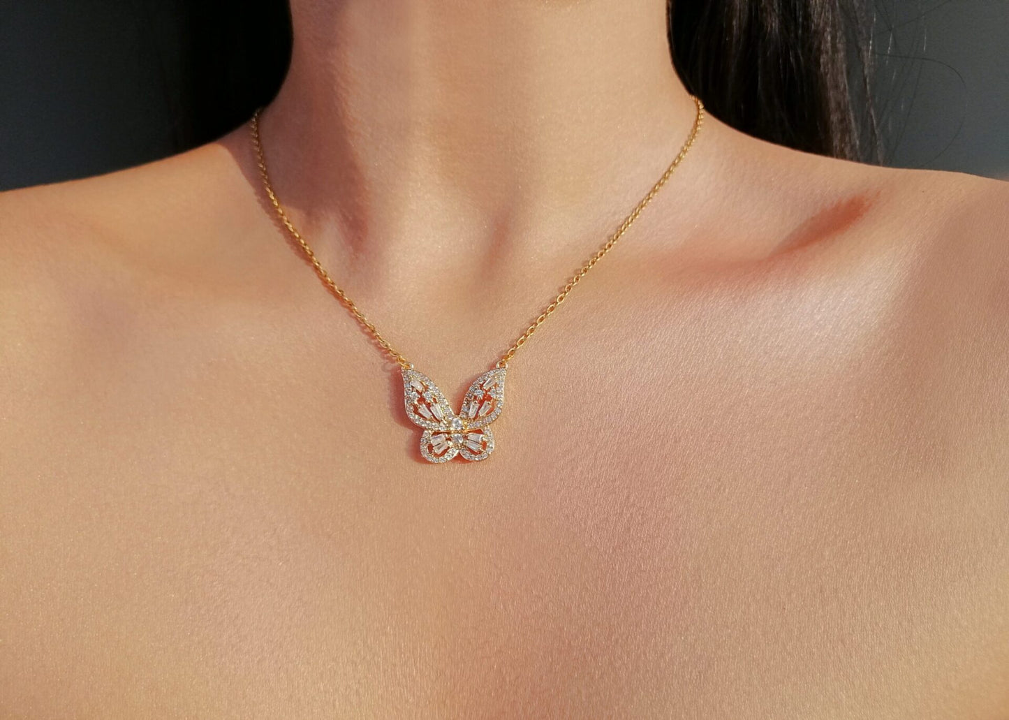 Collar Colgante Mariposa Zirconia — 24K