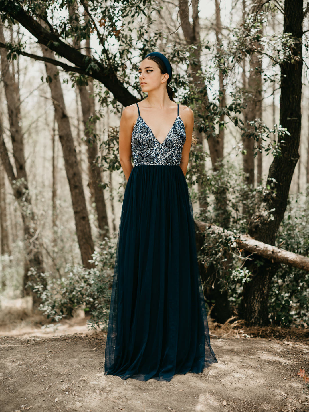 Vestido Largo Maxi Bordado a Mano Escote en V