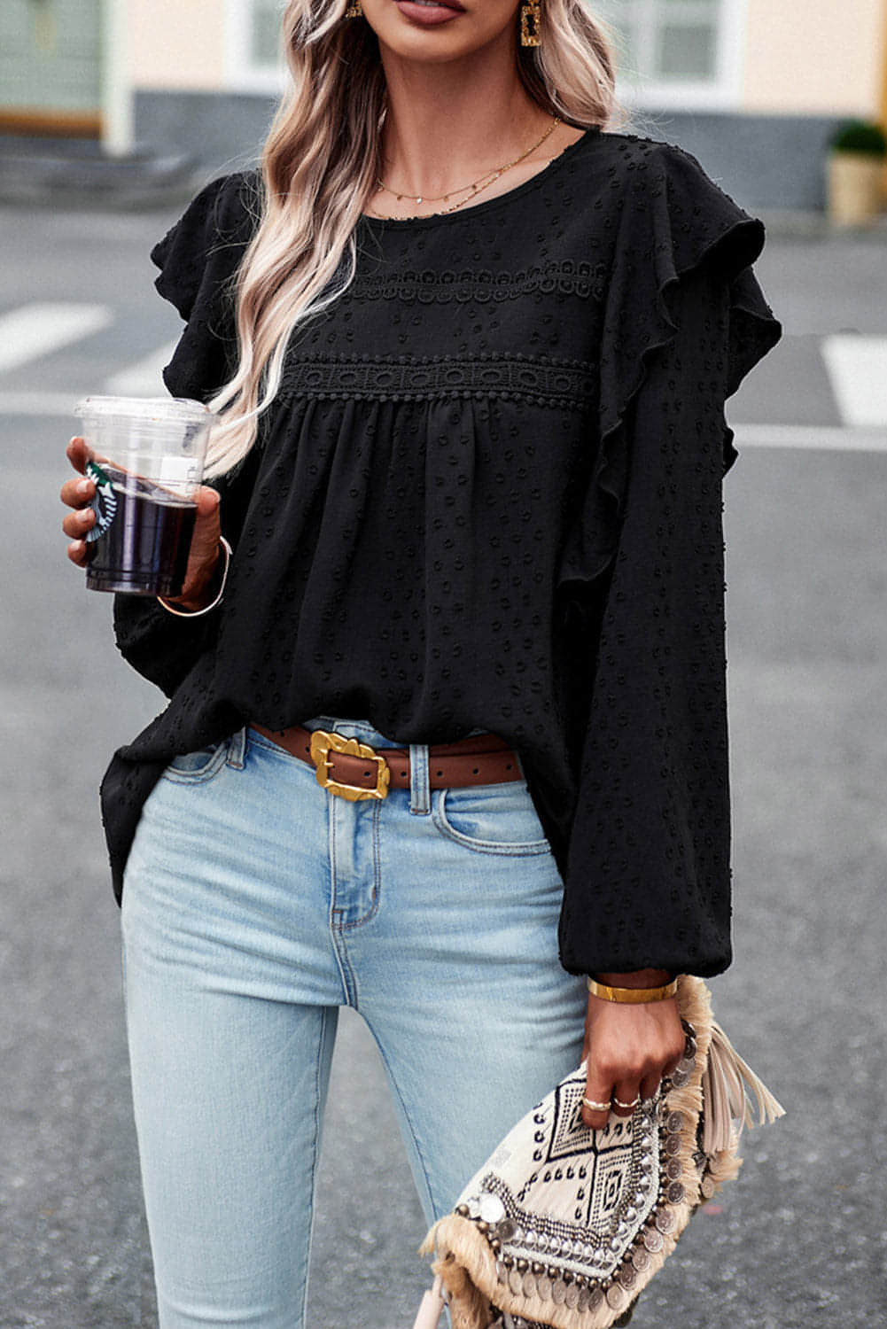 Blusa Manga Larga Encaje y Volantes en Hombros
